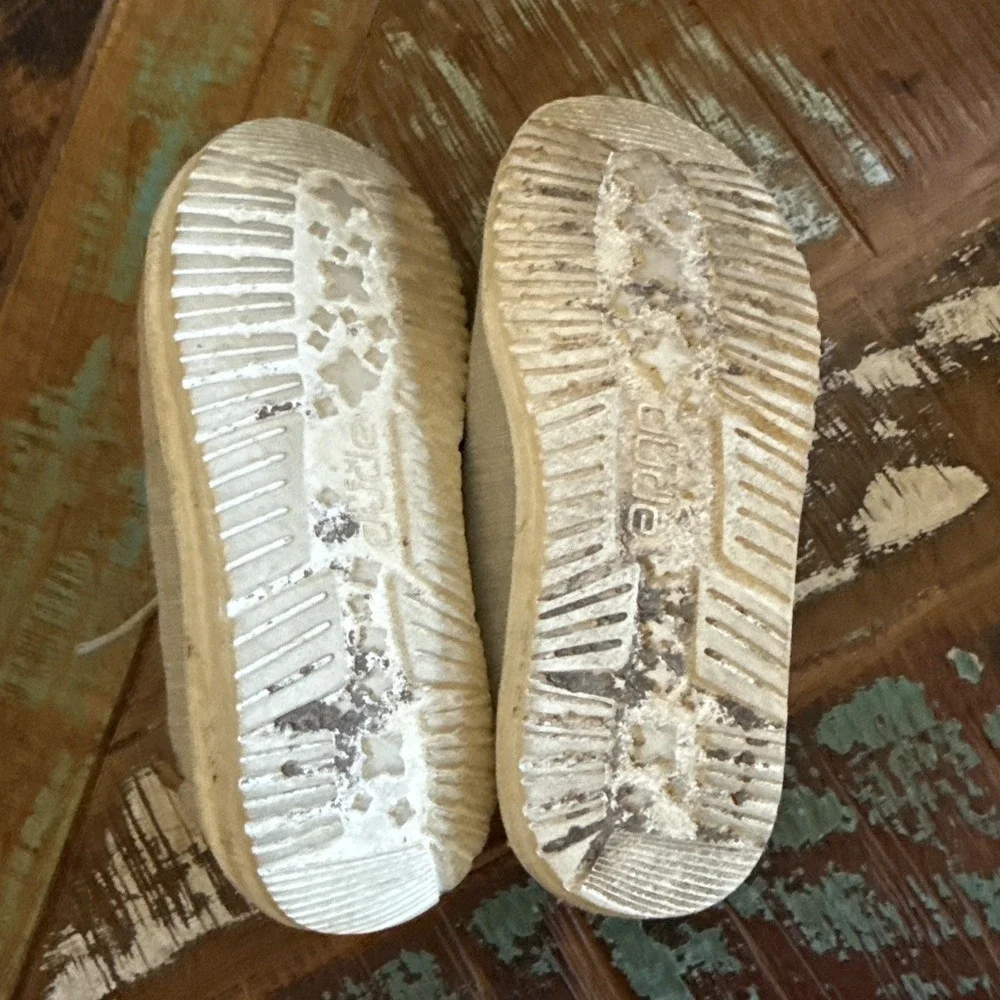 Hey Dude Wendy Youth Linen Beige Slip-On Shoes Unisex Kid's Size 11 K11 NWT